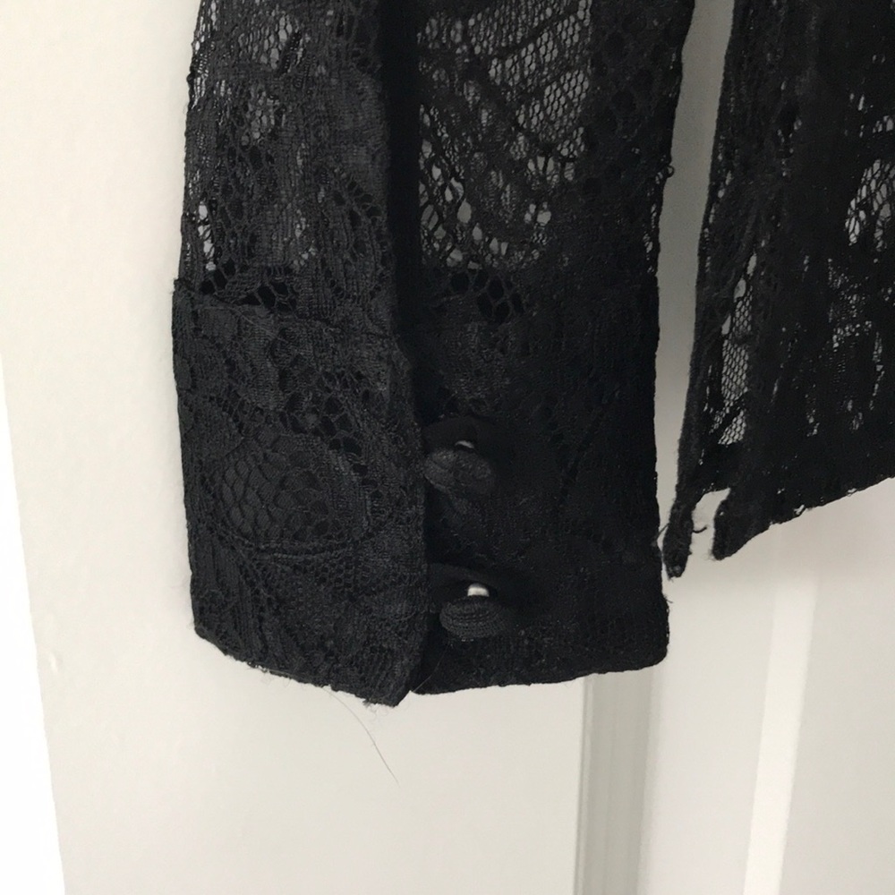 Capulet Lace Long Sleeve - Picture 4 of 7